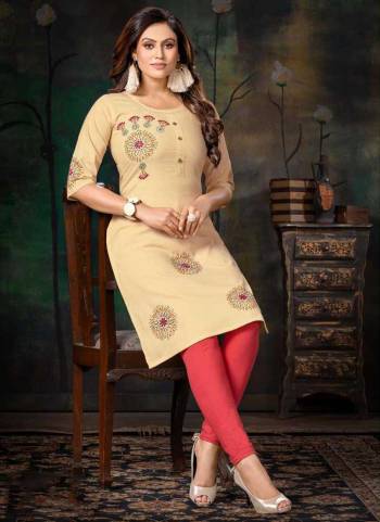 Grab These Readymade Kurti in Fine Colored.These Kurti is Fabricated On Handloom Cotton.Its Beautified With Designer Embroidery Work.