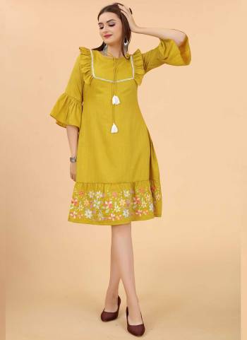 For A Festive Wear,GrabThese Kurti in Fine Colored.These Kurti is Fabricated On Viscose Rayon.Its Beautified With Designer Embroidery Work.