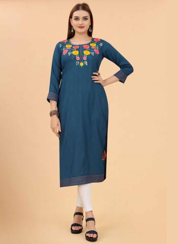 Grab These Beautiful Looking Readymade Kurti.These Kurti is Fabricated On Viscose Rayon.Its Beautified With Wevon,Mirror Work.