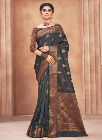 Grab These Fine Colored Saree Pair With Blouse.These Saree And Blouse Are Fabricated On Cotton Silk.Its Beautified With Heavy Wevon Designer Work.