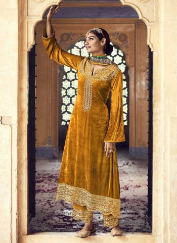 For A Beautiful Look,Grab These Fine Colored Suit.These Top And Dupatta Are Fabricated On Velvet Pair With Pashmina Bottom.Its Beautified With Designer Digital Printed,Heavy Embroidery Work.