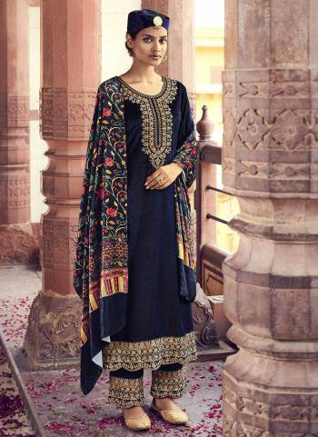 For A Beautiful Look,Grab These Fine Colored Suit.These Top And Dupatta Are Fabricated On Velvet Pair With Pashmina Bottom.Its Beautified With Designer Digital Printed,Heavy Embroidery Work.