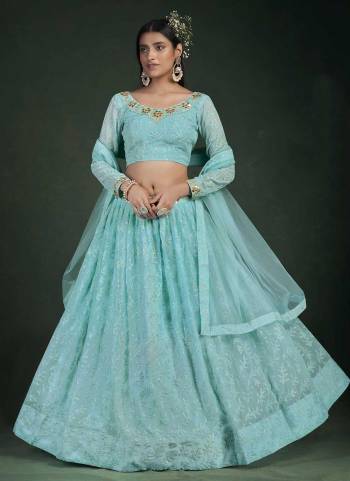 For A Designer Look,Grab These Lehenga Choli in Fine Colored.These Lehenga And Blouse Are Fabricated On Georgette Pair With Soft Net Dupatta.Its Beautified With Jari,Thread Embroidery Work.