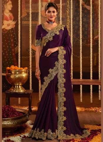 Grab These Designer Looking Saree in Fine Colored.These Saree is Fabricated On Silk Pair With Banglori Silk Blouse.Its Beutified With Designer Work.