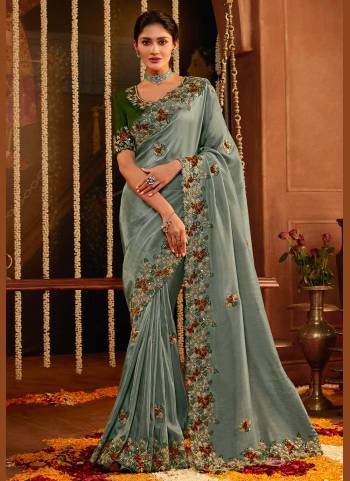 Grab These Designer Looking Saree in Fine Colored.These Saree is Fabricated On Viscose Pair With Banglori Silk Blouse.Its Beutified With Designer Work.