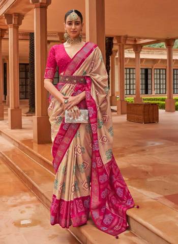 Grab These Festive Wear Saree in Fine Colored.These Saree is Fabricated On Patola Silk Pair With Silk Blouse.Its Beautified With Wevon Designer,Sparkle Swaroski Work.