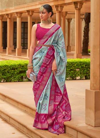 Grab These Festive Wear Saree in Fine Colored.These Saree is Fabricated On Patola Silk Pair With Silk Blouse.Its Beautified With Wevon Designer,Sparkle Swaroski Work.