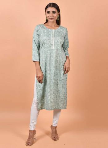 Grab These Beautiful Looking Readymade Kurti.These Kurti is Fabricated On Cotton.Its Beautified With Printed With Embroidery Work.