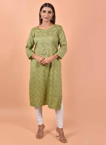 Grab These Beautiful Looking Readymade Kurti.These Kurti is Fabricated On Cotton.Its Beautified With Printed With Embroidery Work.