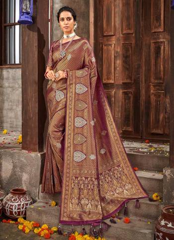 Grab These Festive Wear Saree in Fine Colored.These Saree is Fabricated On Brocade Pair With Brocade Blouse.Its Beautified With Heavy Wevon Designer With Heavy Stone Work.