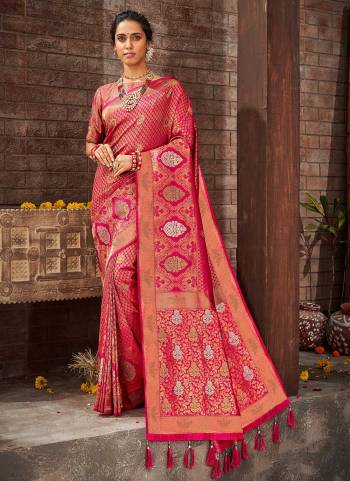 Grab These Festive Wear Saree in Fine Colored.These Saree is Fabricated On Brocade Pair With Brocade Blouse.Its Beautified With Heavy Wevon Designer With Heavy Stone Work.