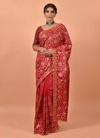 Grab These Festive Wear Saree in Fine Colored.These Saree is Fabricated On Poly Silk Pair With Art Silk Blouse.Its Beautified With Designer Foil Printed.