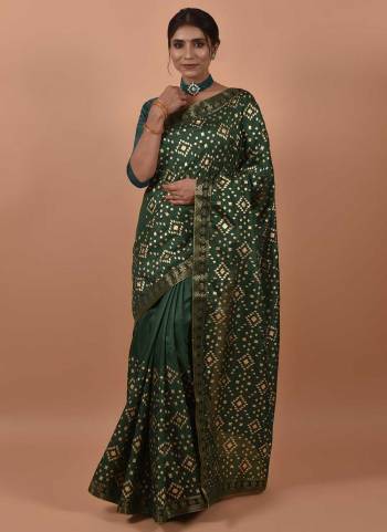 Grab These Festive Wear Saree in Fine Colored.These Saree is Fabricated On Poly Silk Pair With Art Silk Blouse.Its Beautified With Designer Foil Printed.