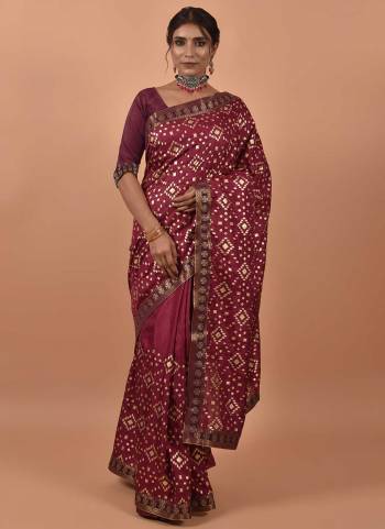 Grab These Festive Wear Saree in Fine Colored.These Saree is Fabricated On Poly Silk Pair With Art Silk Blouse.Its Beautified With Designer Foil Printed.