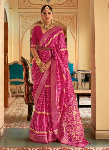 Grab These Festive Wear Saree in Fine Colored.These Saree is Fabricated On Patola Silk Pair With Silk Blouse.Its Beautified With Wevon Border With Patola Printed.