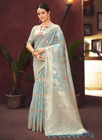 Grab These Festive Wear Saree in Fine Colored.These Saree is Fabricated On Silk Pair With Silk Blouse.Its Beautified With Wevon Designer.