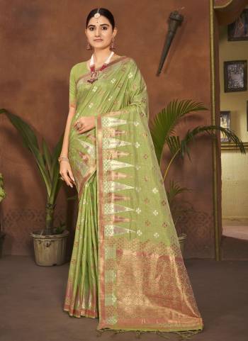 Grab These Festive Wear Saree in Fine Colored.These Saree is Fabricated On Silk Pair With Silk Blouse.Its Beautified With Wevon Designer.