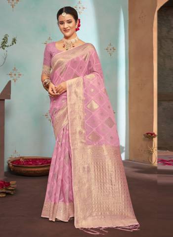 Grab These Festive Wear Saree in Fine Light Colored.These Saree And Blouse is Fabricated On Organza Pair.Its Beautified With Weavon Designer Work.