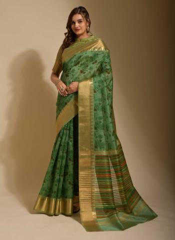 Attrective Look These Saree in Fine Colored.These Saree And Blouse is Art Silk Fabricated.Its Beautified With Wevon Border Pallu Designer With Printed.