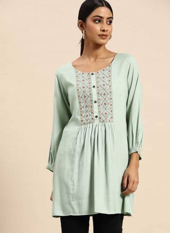 Grab These Beautiful Looking Readymade Kurti.These Kurti is Fabricated On Rayon.Its Beautified With Designer Embroidery Work.