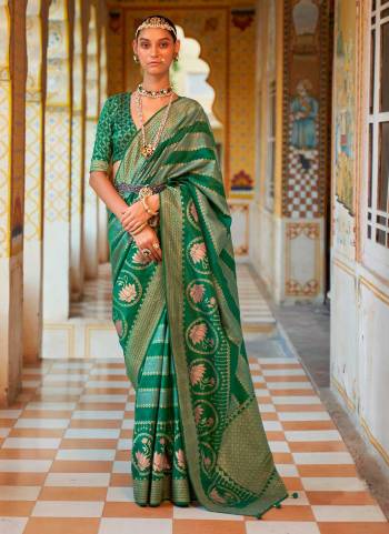 Grab These Festive Wear Saree in Fine Colored.These Saree And Blouse is Fabricated On Smooth Silk Pair.Its Beautified With Weavon Designer Work With Foil Printed.