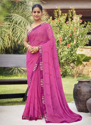 Grab These Saree in Fine Colored.These Saree Are Georgette And Blouse is Fabricated On Banarasi.Its Beautified With Designer Foil,Negative Printed,Embroidery Work Border.