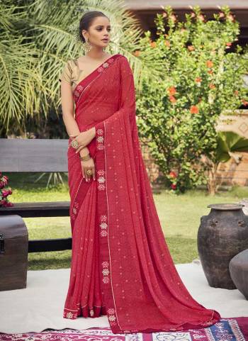 Grab These Saree in Fine Colored.These Saree Are Georgette And Blouse is Fabricated On Banarasi.Its Beautified With Designer Foil,Negative Printed,Embroidery Work Border.