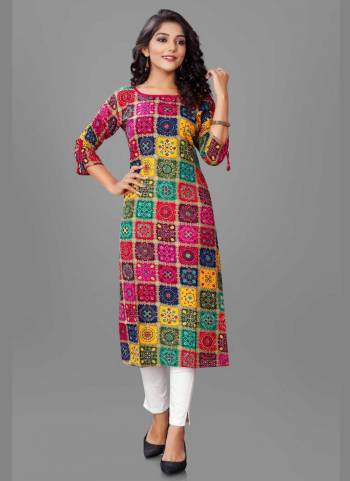 Grab These Beautiful Looking Readymade Kurti.These Kurti is Fabricated On Rayon.Its Beautified With Designer Printed.