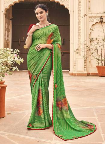 Grab These Party Wear Saree in Fine Colored.These Saree Are Chinon And Blouse is Fabricated On Banarasi.Its Beautified With Designer Braso Printed,Embroidery Work Lace.