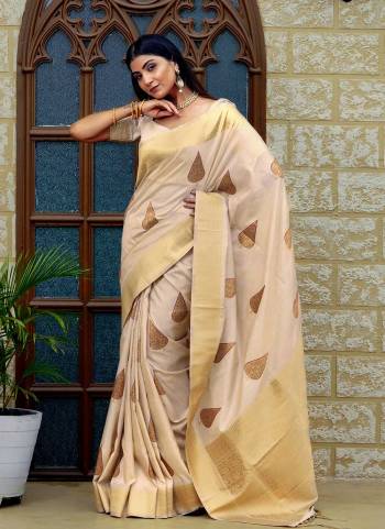 Grab These Saree in Fine Colored Pair With Blouse.These Saree and Blouse Are Fabricated On Cotton Silk.Its Beautified With Heavy Wevon Designer Work .