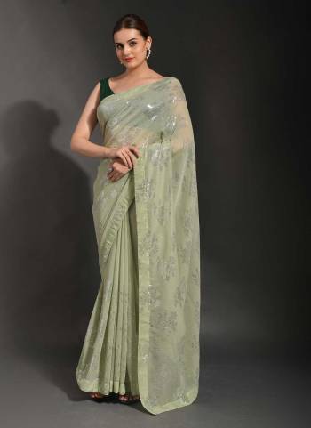 Attrective Look These Saree in Fine Colored.These Saree Are Georgette And Blouse is Art Silk Fabricated.Its Beautified With Designer Sequance Embroidery Work.