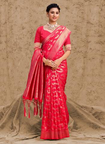 Look These Saree in Fine Colored.These Saree And Blouse is Fabricated On Silk Pair.Its Beautified With Weavon Designer Work.