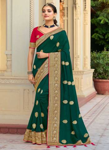 Grab These Festive Wear Saree in Fine Colored.These Saree Are Vichitra Silk And Blouse is Fabricated On Phantom Silk.Its Beautified With Designer Jari Embroidery Work.