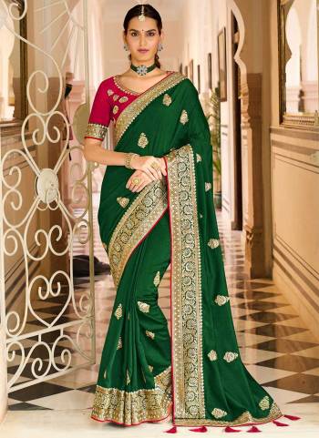 Grab These Festive Wear Saree in Fine Colored.These Saree Are Vichitra Silk And Blouse is Fabricated On Phantom Silk.Its Beautified With Designer Jari Embroidery Work.