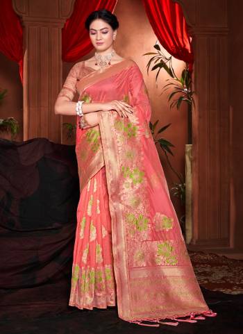 Grab These Festive Wear Saree in Fine Light Colored.These Saree And Blouse is Fabricated On Silk.Its Beautified With Weavon Designer Work.