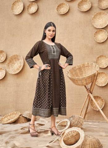 Grab These Beautiful Looking Readymade Long Kurti.These Kurti is Fabricated On Rayon.Its Beautified With Designer Foil Printed.