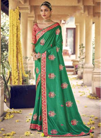 Grab These Party Wear Saree in Fine Colored.These Saree Are Dola Silk And Blouse is Fabricated On Banarasi.Its Beautified With Designer Embroidery,Stone Work.