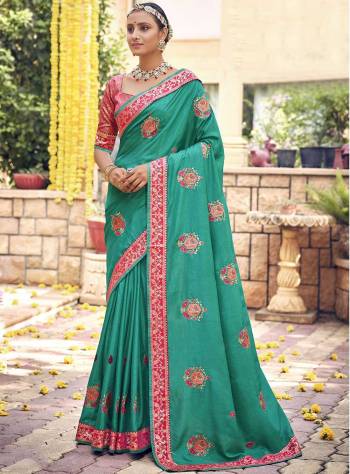 Grab These Party Wear Saree in Fine Colored.These Saree Are Dola Silk And Blouse is Fabricated On Banarasi.Its Beautified With Designer Embroidery,Stone Work.