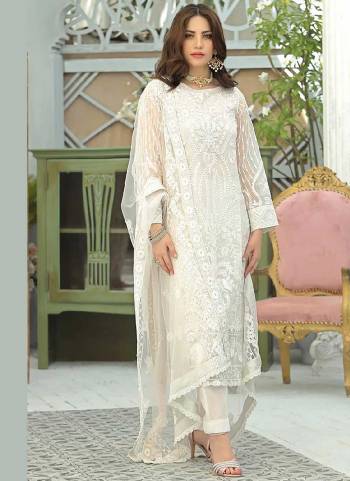 Attrective These Designer Suit in Fine Colored Pair With Bottom And Dupatta.These Top Are Faux Georgette And Dupatta Are Fabricated On Nazneen Pair With Santoon Bottom.Its Beautified With Santoon Inner.Its Beautified With Heavy Designer Embroidery Work.