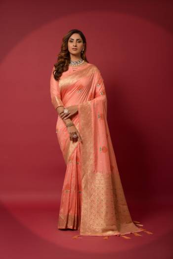 Grab These Festive Wear Saree in Fine Light Colored.These Saree And Blouse is Fabricated On Silk.Its Beautified With Weavon Designer Work.