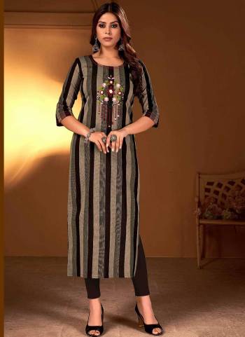 Grab These Beautiful Looking Readymade Long Kurti.These Kurti is Fabricated On Cotton.Its Beautified With Weaving Lining Designer With Hand Embroidery Work.