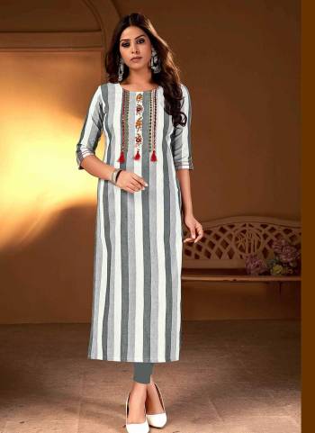 Grab These Beautiful Looking Readymade Long Kurti.These Kurti is Fabricated On Cotton.Its Beautified With Weaving Lining Designer With Hand Embroidery Work.