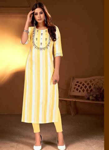 Grab These Beautiful Looking Readymade Long Kurti.These Kurti is Fabricated On Cotton.Its Beautified With Weaving Lining Designer With Hand Embroidery Work.