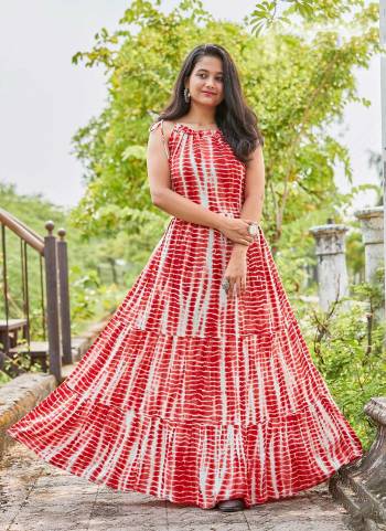 Grab These Beautiful Looking Readymade Long Gown.These Gown is Fabricated On Rayon Slub.Its Beautified With Designer Tye Dye Printed.