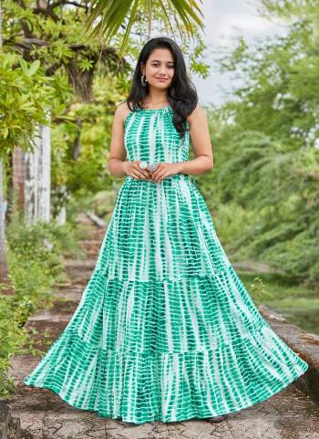 Grab These Beautiful Looking Readymade Long Gown.These Gown is Fabricated On Rayon Slub.Its Beautified With Designer Tye Dye Printed.