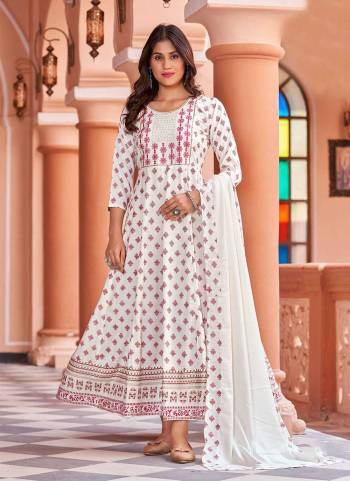 Grab These Beautiful Looking Readymade Long Kurti With Dupatta.These Gown is Fabricated On Rayon Kurti And Dupatta.Its Beautified With Designer Printed With Embroidery Work.