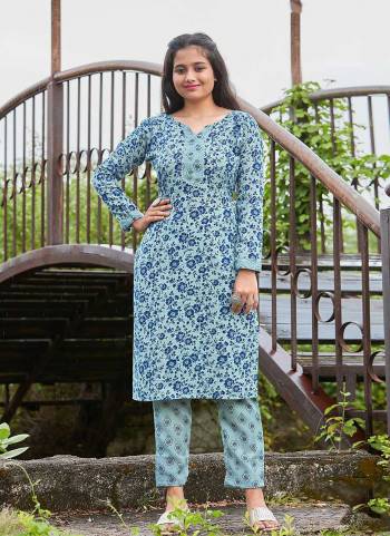 Grab These Beautiful Looking Readymade  Kurti With Pent.These Gown is Fabricated On Capsule Cotton Kurti And Pent.Its Beautified With Designer Printed.