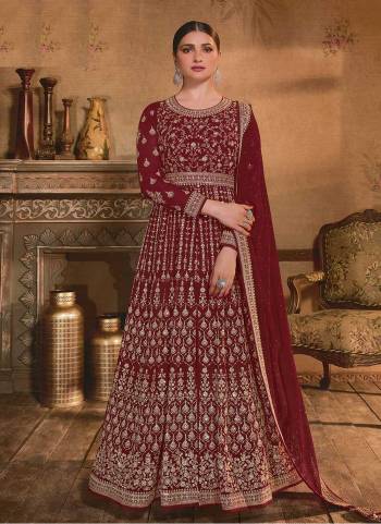 Attrective These Anarkali Suit in Fine Colored Pair With Bottom And Dupatta.These Top And Dupatta Are Georgette And Pair With Santoon Bottom.Its Beautified With Santoon Inner.Its Beautified With Heavy Designer Embroidery Work.