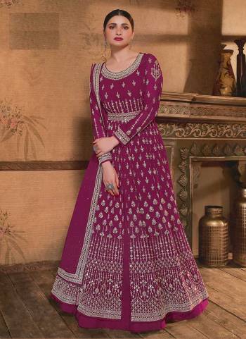 Attrective These Anarkali Suit in Fine Colored Pair With Bottom And Dupatta.These Top And Dupatta Are Georgette And Pair With Santoon Bottom.Its Beautified With Santoon Inner.Its Beautified With Heavy Designer Embroidery Work.