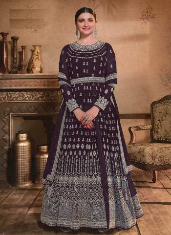 Attrective These Anarkali Suit in Fine Colored Pair With Bottom And Dupatta.These Top And Dupatta Are Georgette And Pair With Santoon Bottom.Its Beautified With Santoon Inner.Its Beautified With Heavy Designer Embroidery Work.